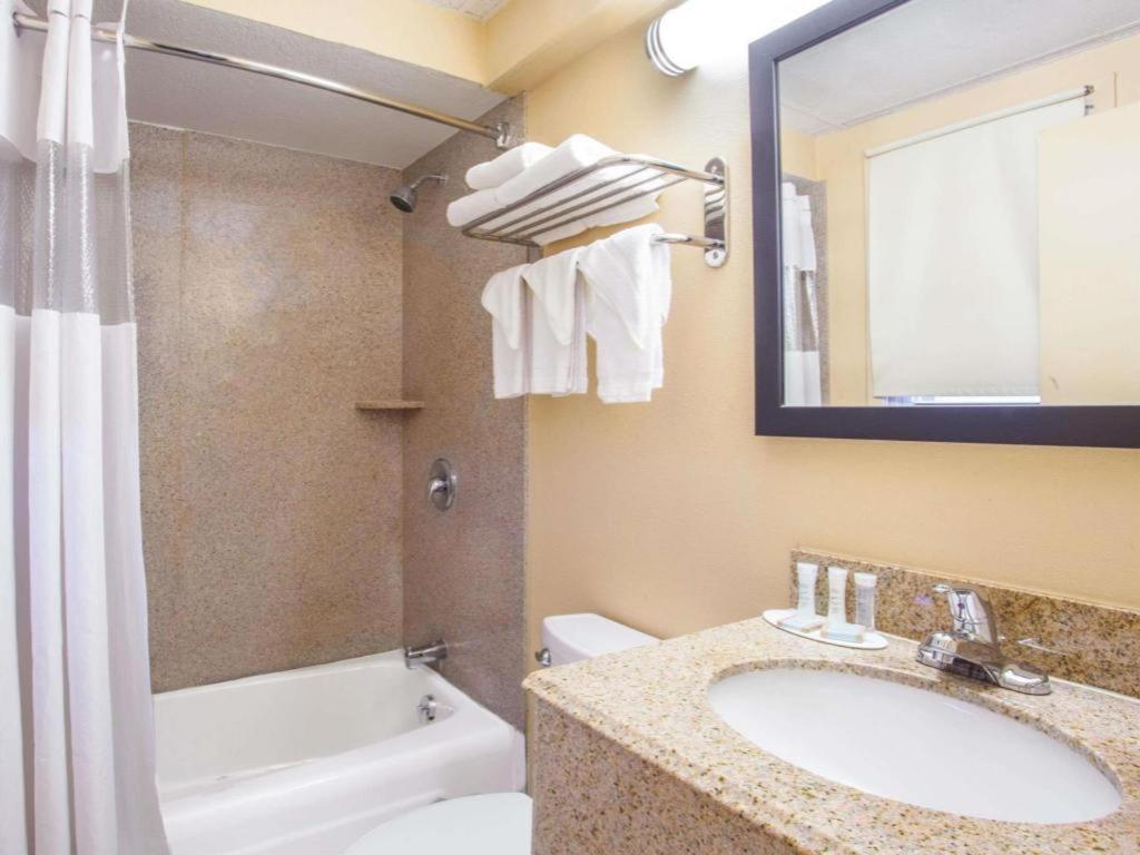 Travelodge By Wyndham South Burlington Ngoại thất bức ảnh